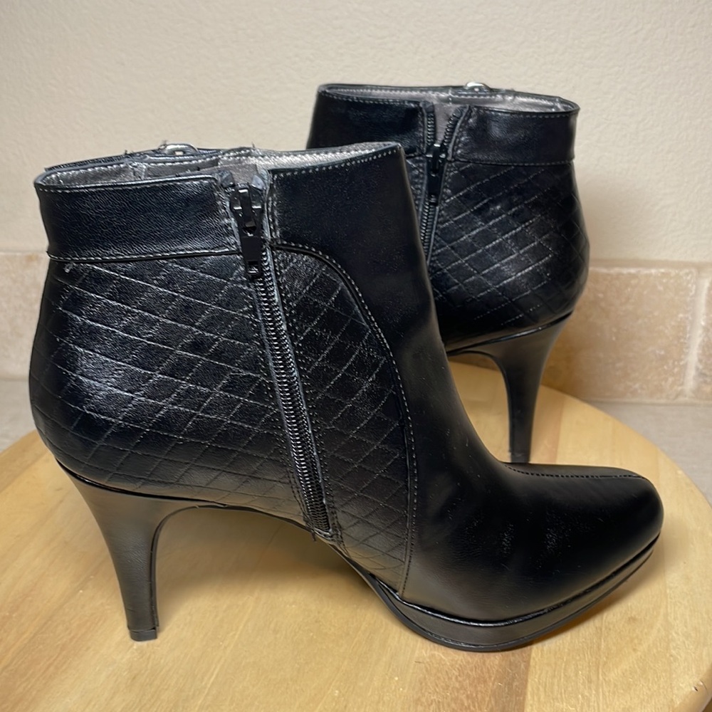 Life Stride Memory Foam Booties Size 8.5 Black - image 6